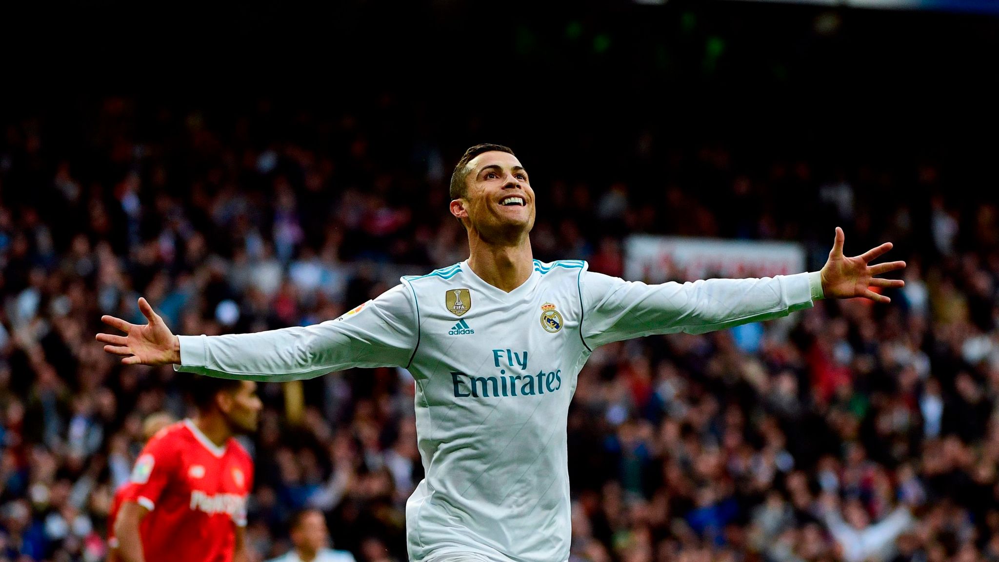 Tổng tài sản của Ronaldo CR7 giàu cỡ nào?